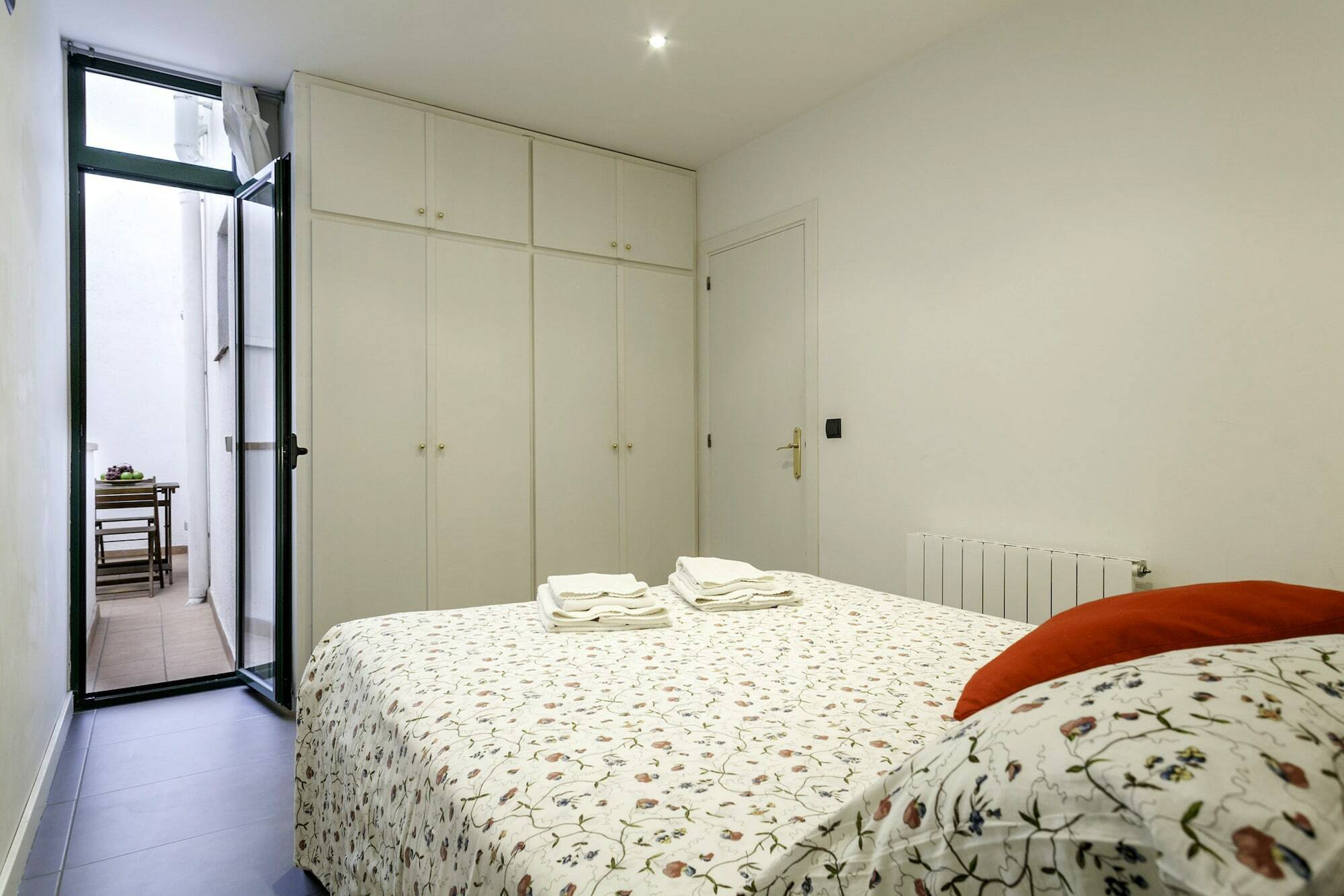 Barcelona Comtal Apartments Εξωτερικό φωτογραφία