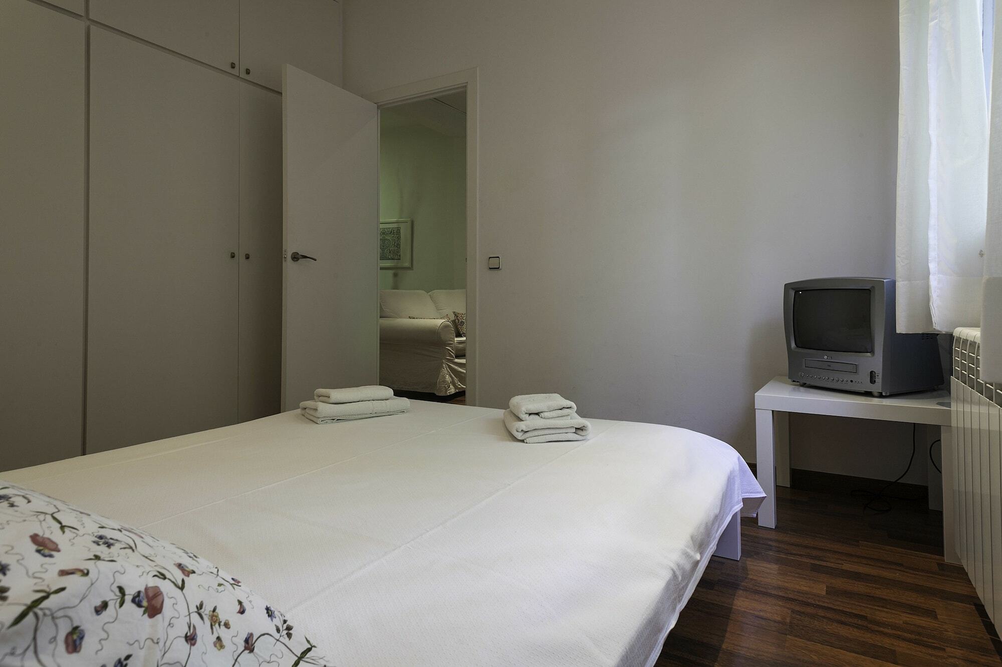 Barcelona Comtal Apartments Εξωτερικό φωτογραφία